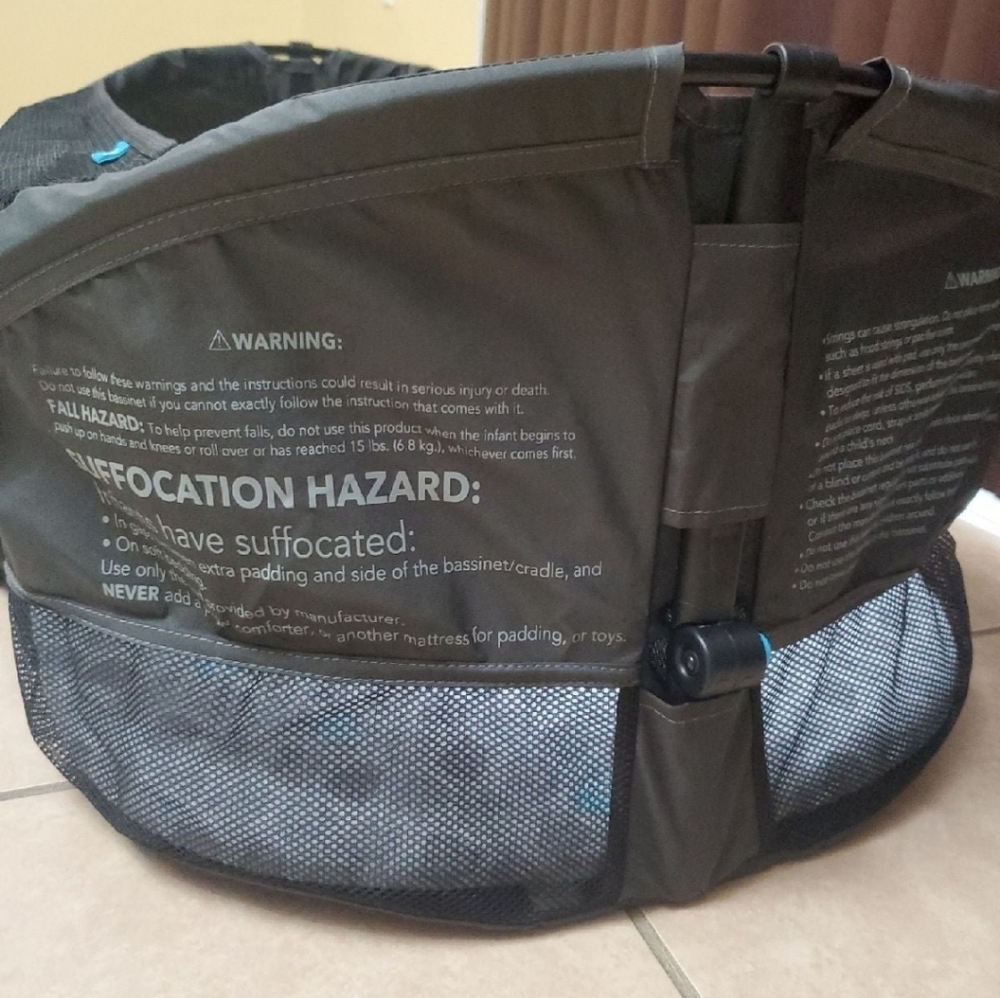 Brica Fold n' Go Travel Bassinet - Picture 8 of 12